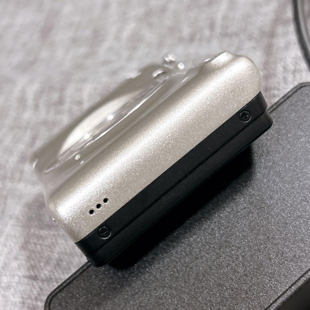 【極美品】Nikon COOLPIX L30 シルバー デジタルカメラ 乾電池