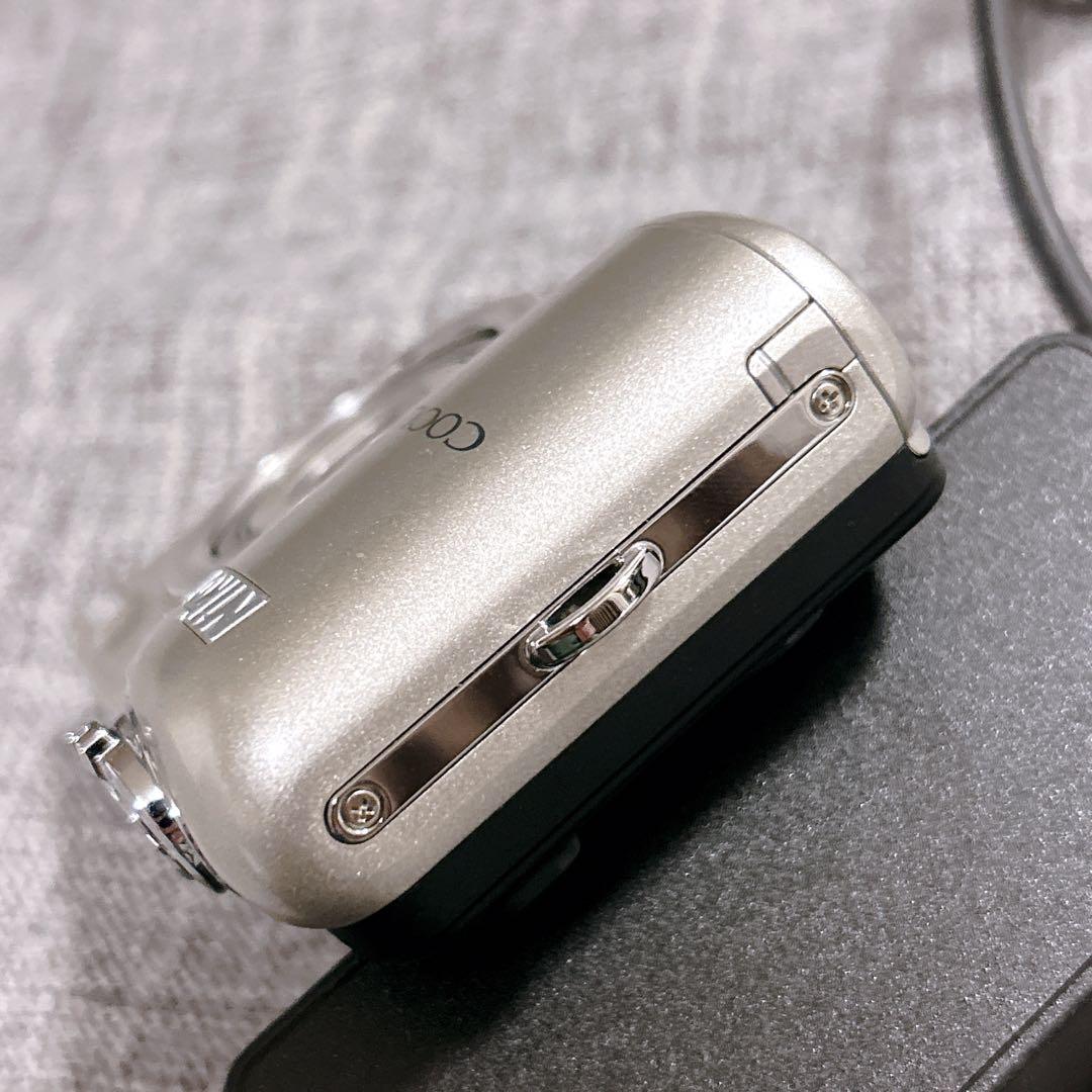 【極美品】Nikon COOLPIX L30 シルバー デジタルカメラ 乾電池