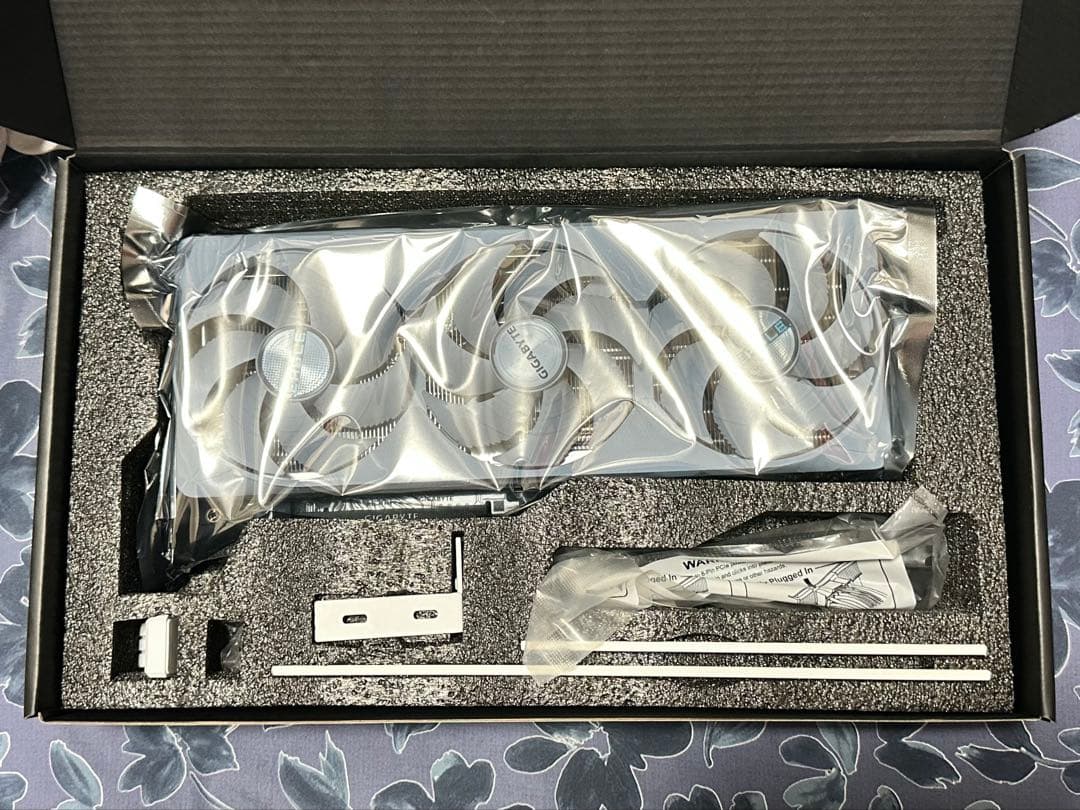 グラフィックボード・グラボ・ビデオカード GIGABYTE RTX 5070 Ti EAGLE OC ICE 16GB