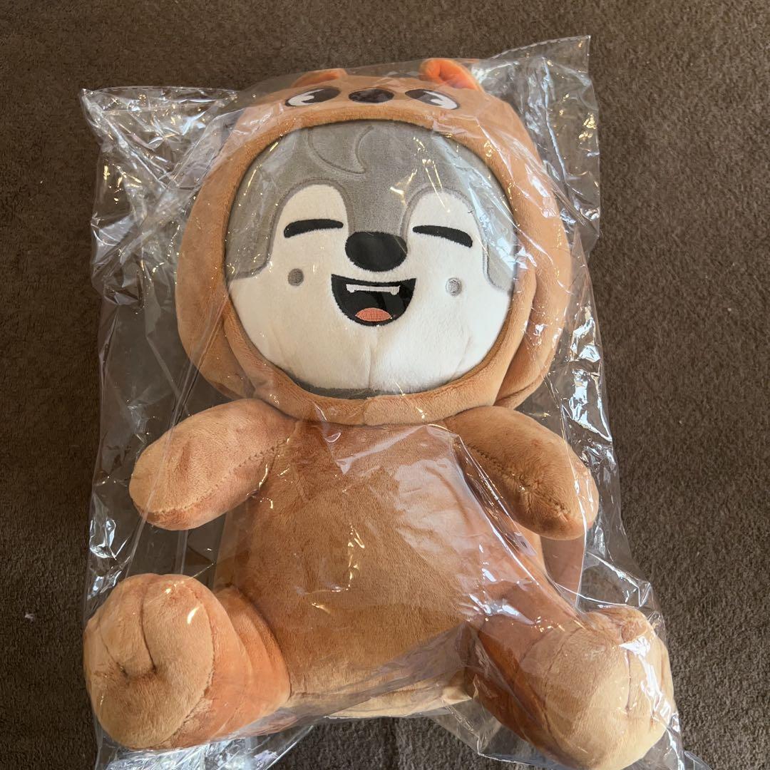 Stray Kids TOY WORLD ウルフチャン 抱きぬいぐるみ