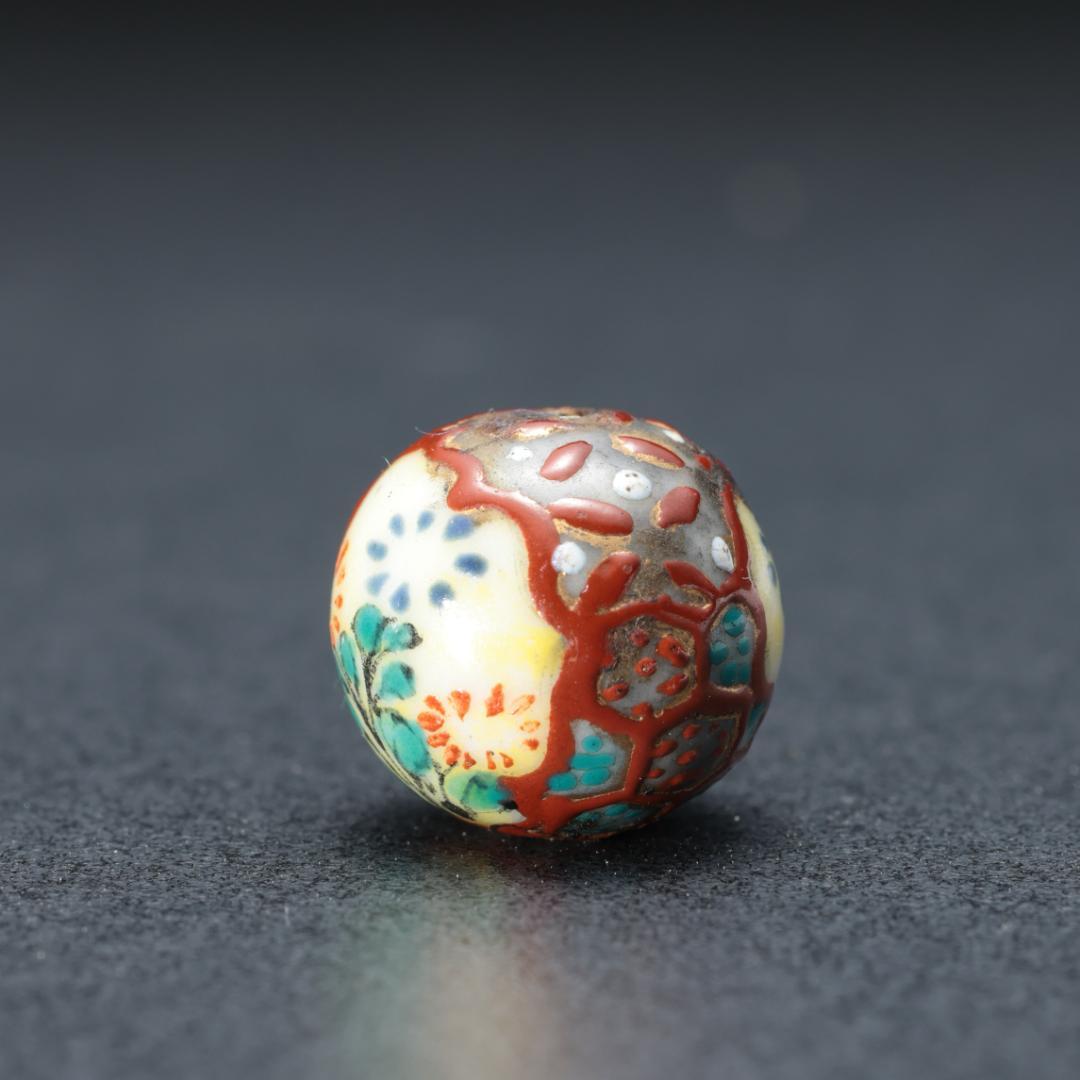 緒締め玉　窓絵に草花　陶磁器製　骨董　胴乱　印籠　R1460
