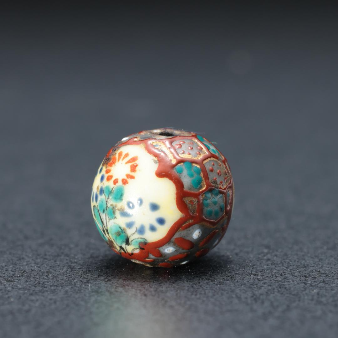 緒締め玉　窓絵に草花　陶磁器製　骨董　胴乱　印籠　R1460