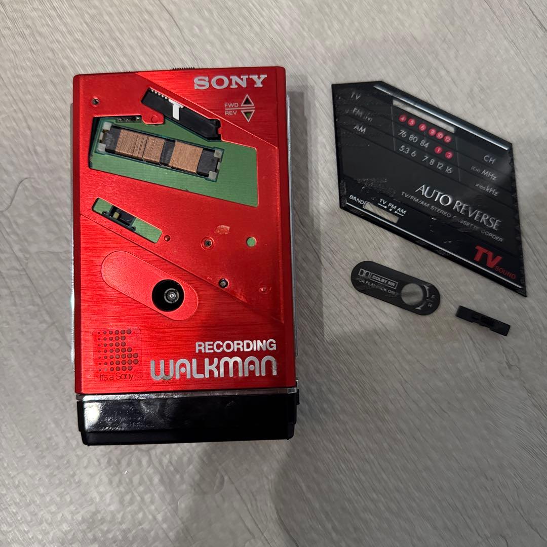 SONY WALKMAN WM-F202 カセットプレーヤー 赤　ジャンク品