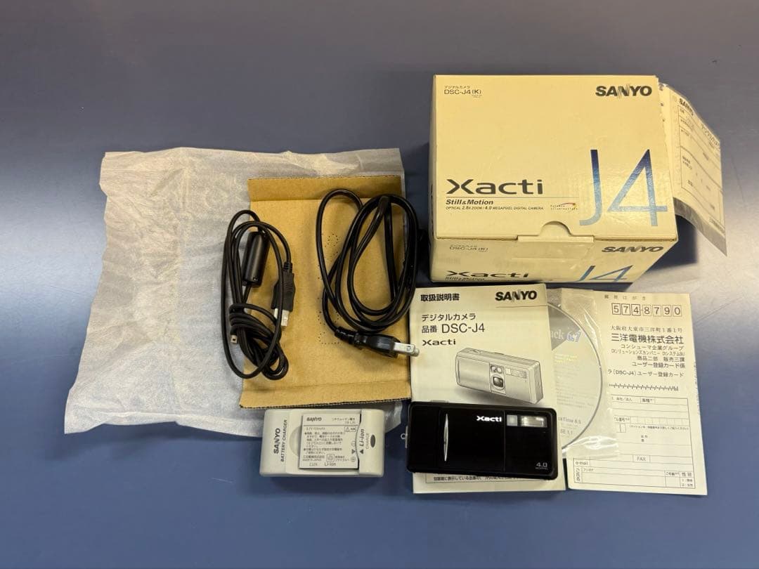 【動作確認済　美品】SANYO XACTI DSC-J4 ブラック