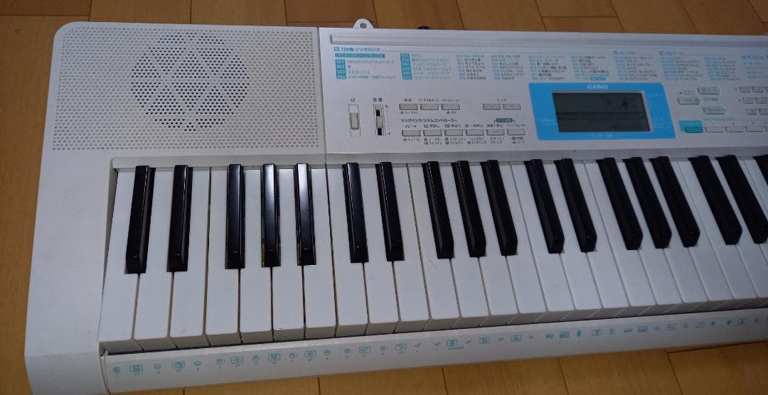 カシオ　　LK-128　　光ナビゲーション　電子キーボード