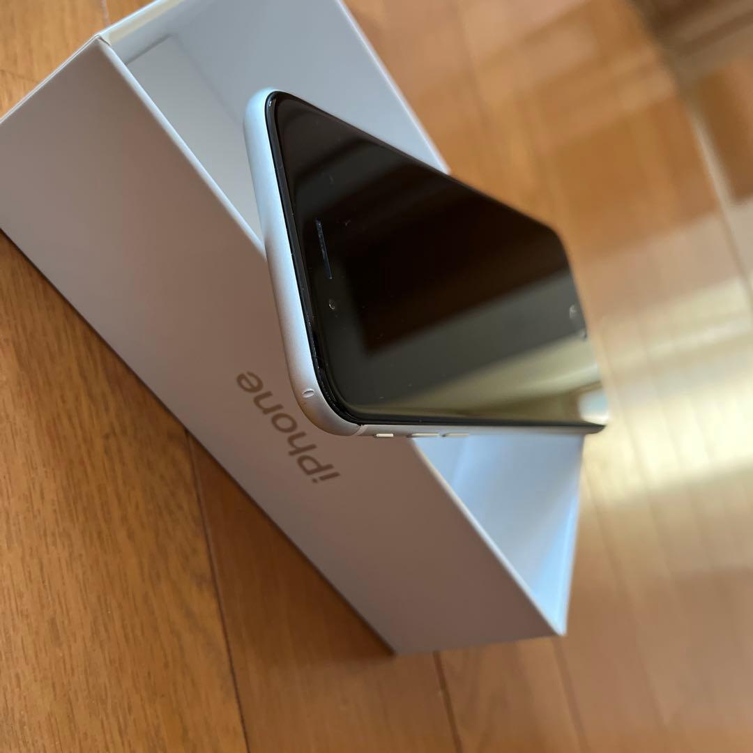 iPhone SE2 第二世代（SE2）　白　128GB 美品