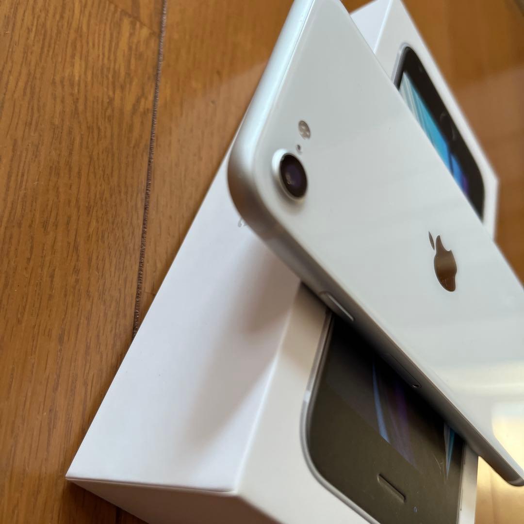 iPhone SE2 第二世代（SE2）　白　128GB 美品