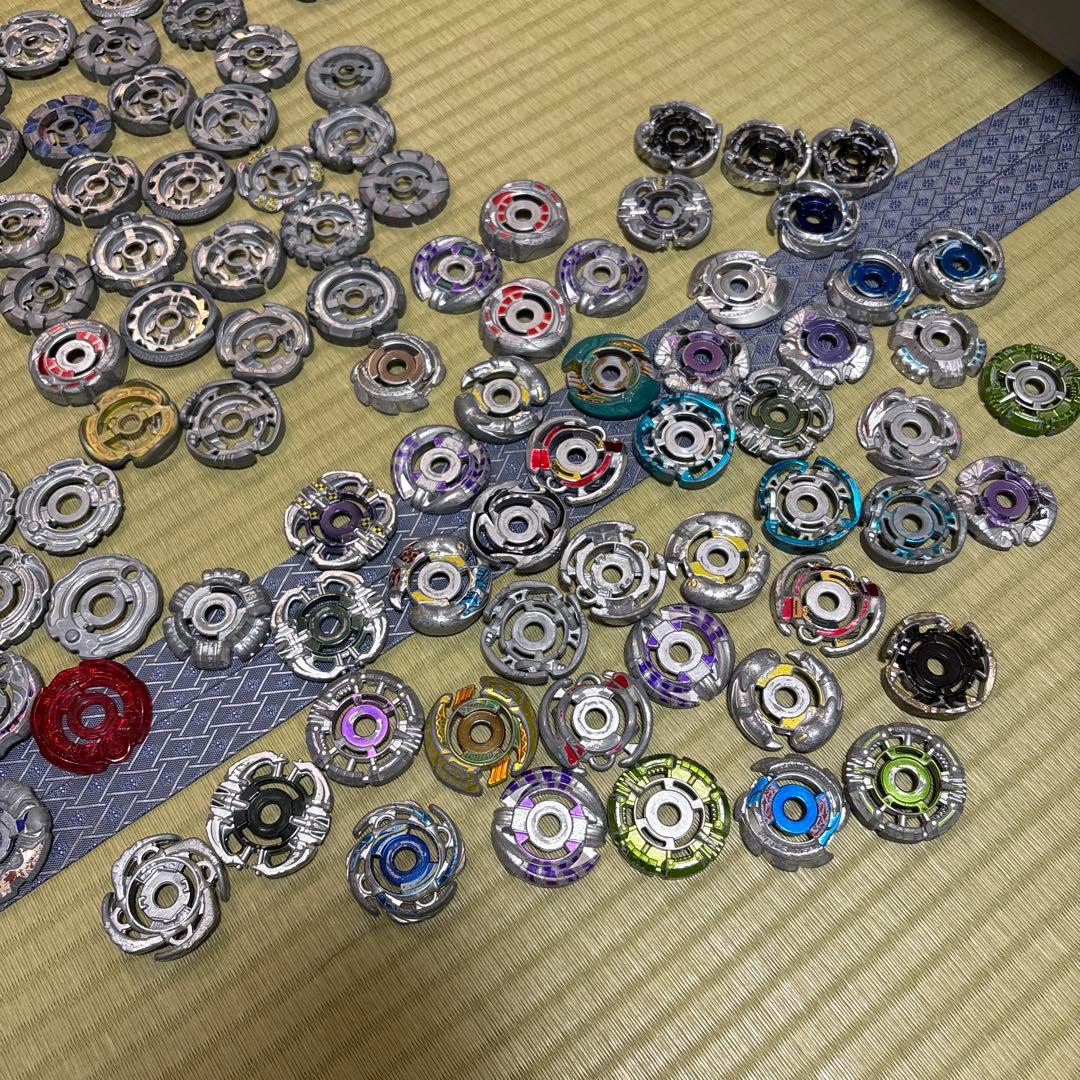 希少　大量　メタルファイトベイブレード セット 多色 カスタマイズ可能