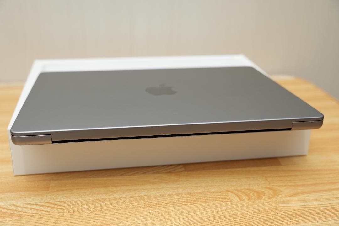 美品 MacBook Pro 14インチ M1 Max / 32GB / 1TB