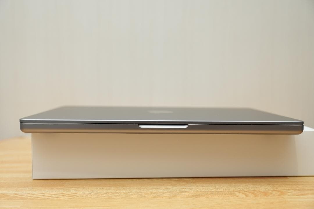 美品 MacBook Pro 14インチ M1 Max / 32GB / 1TB