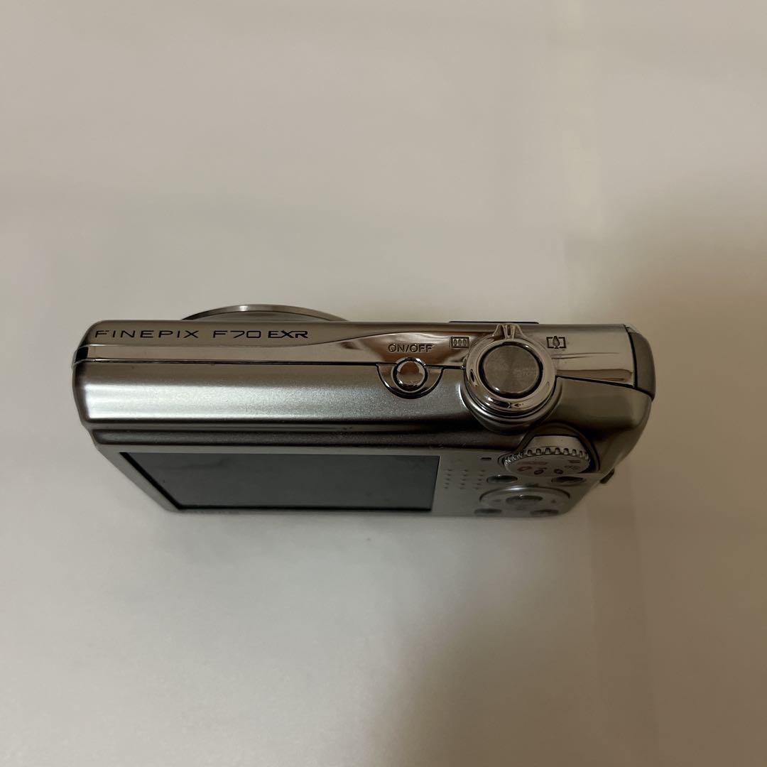 【ジャンク品】FUJIFILM FinePix F70EXR 富士フィルム