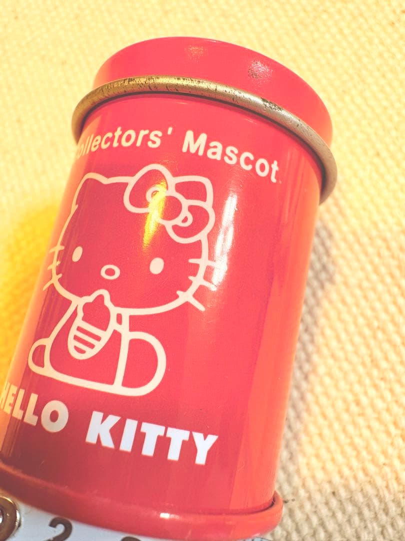 HELLO KITTY コレクターズマスコット缶付き