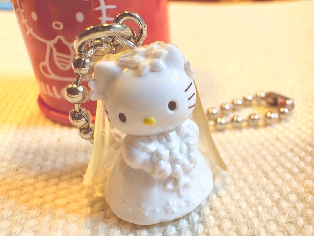 HELLO KITTY コレクターズマスコット缶付き