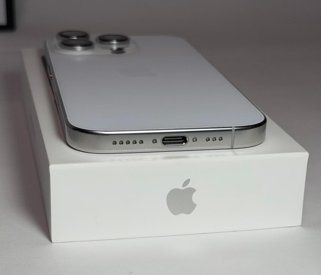 iPhone 16 Pro 256GB ホワイトチタニウム【SIMフリー】
