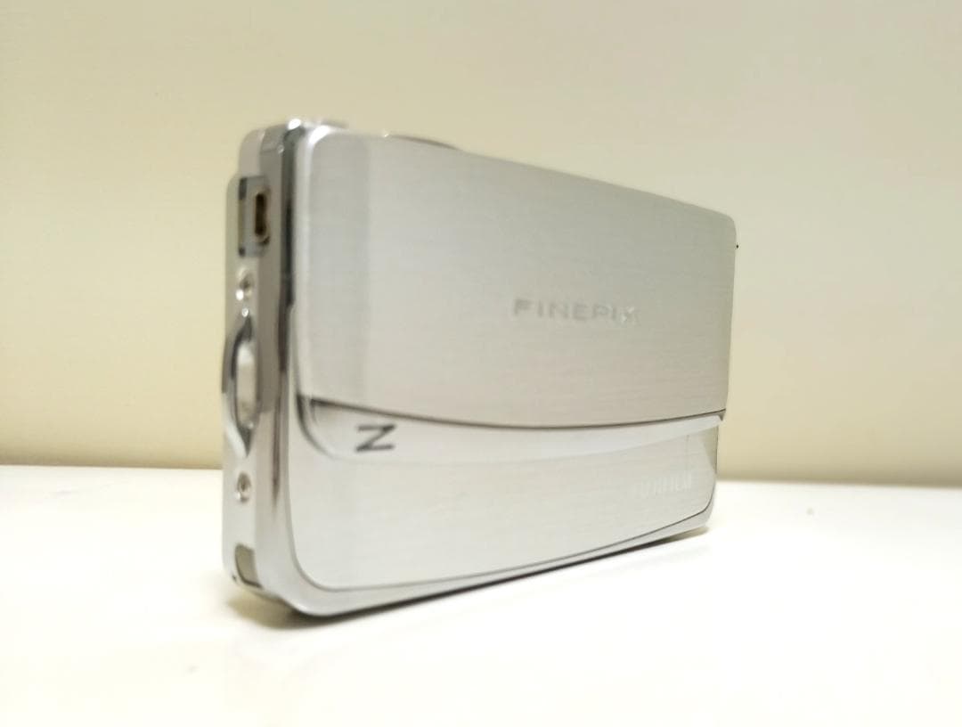 FUJIFILM Finepix Z70 シルバー 【箱/付属品完備】