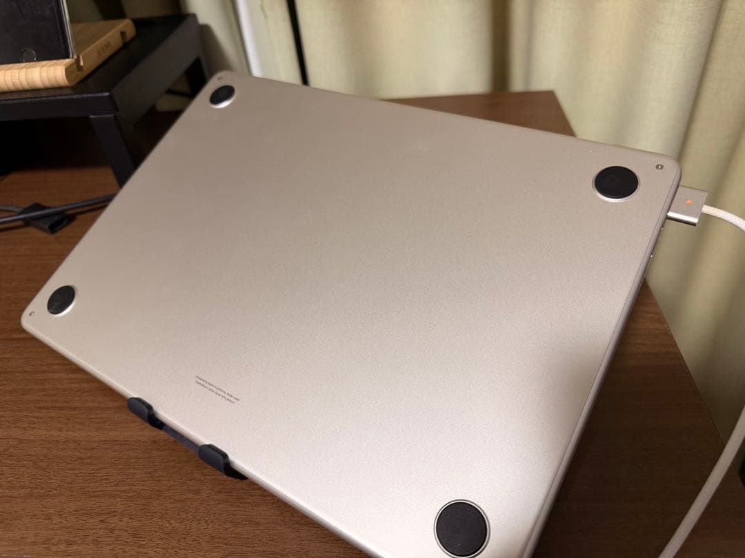 MacBook Air M2 スターライト 256GB ジャンク扱い