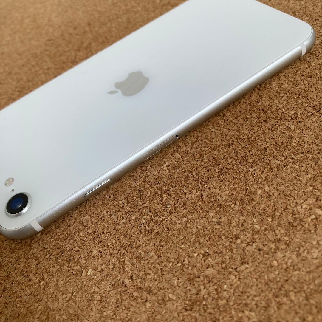414 電池新品☆比較的美品☆iPhoneSE2 64GB SIMフリー☆