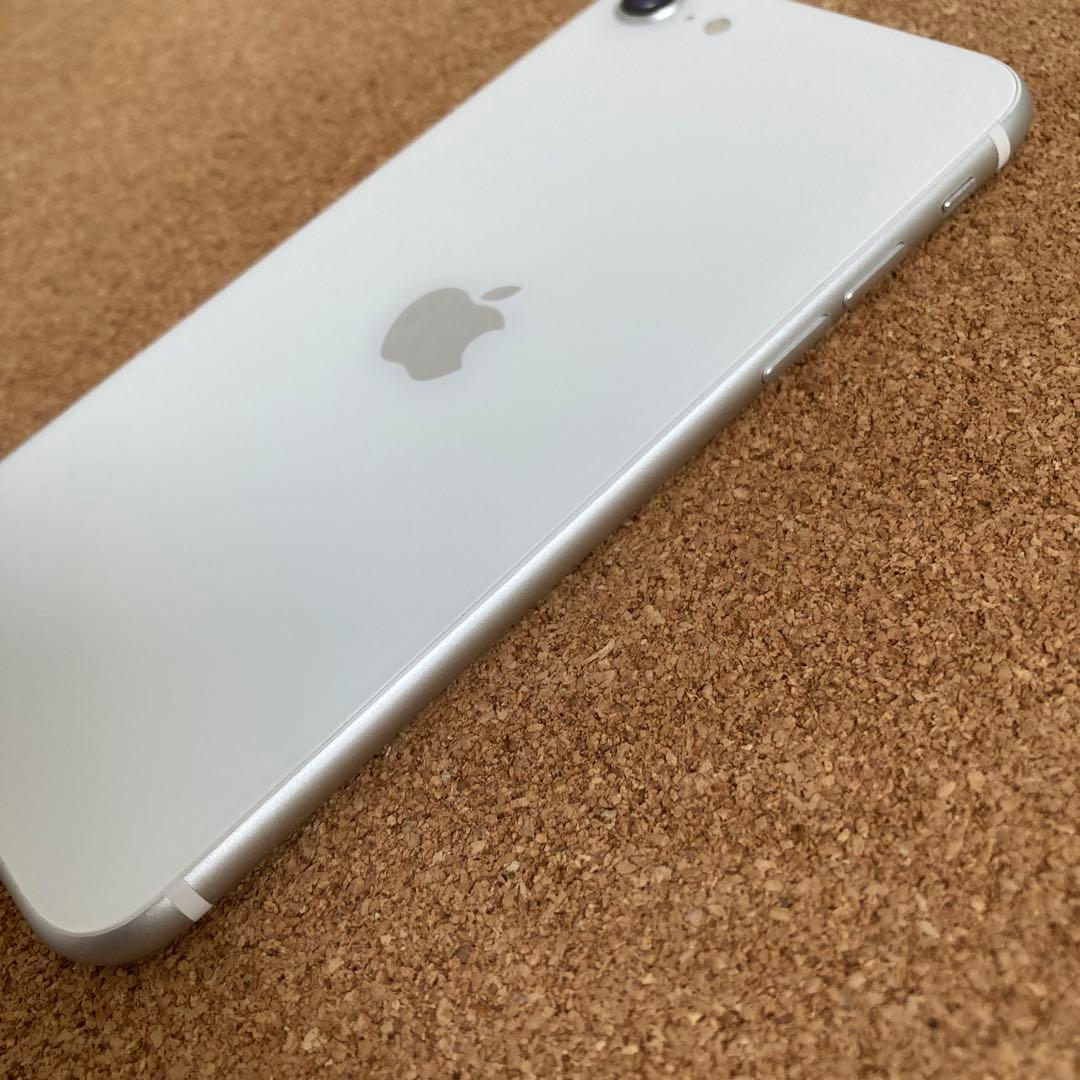 414 電池新品☆比較的美品☆iPhoneSE2 64GB SIMフリー☆