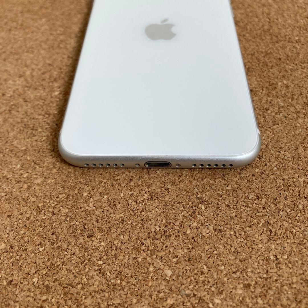 414 電池新品☆比較的美品☆iPhoneSE2 64GB SIMフリー☆
