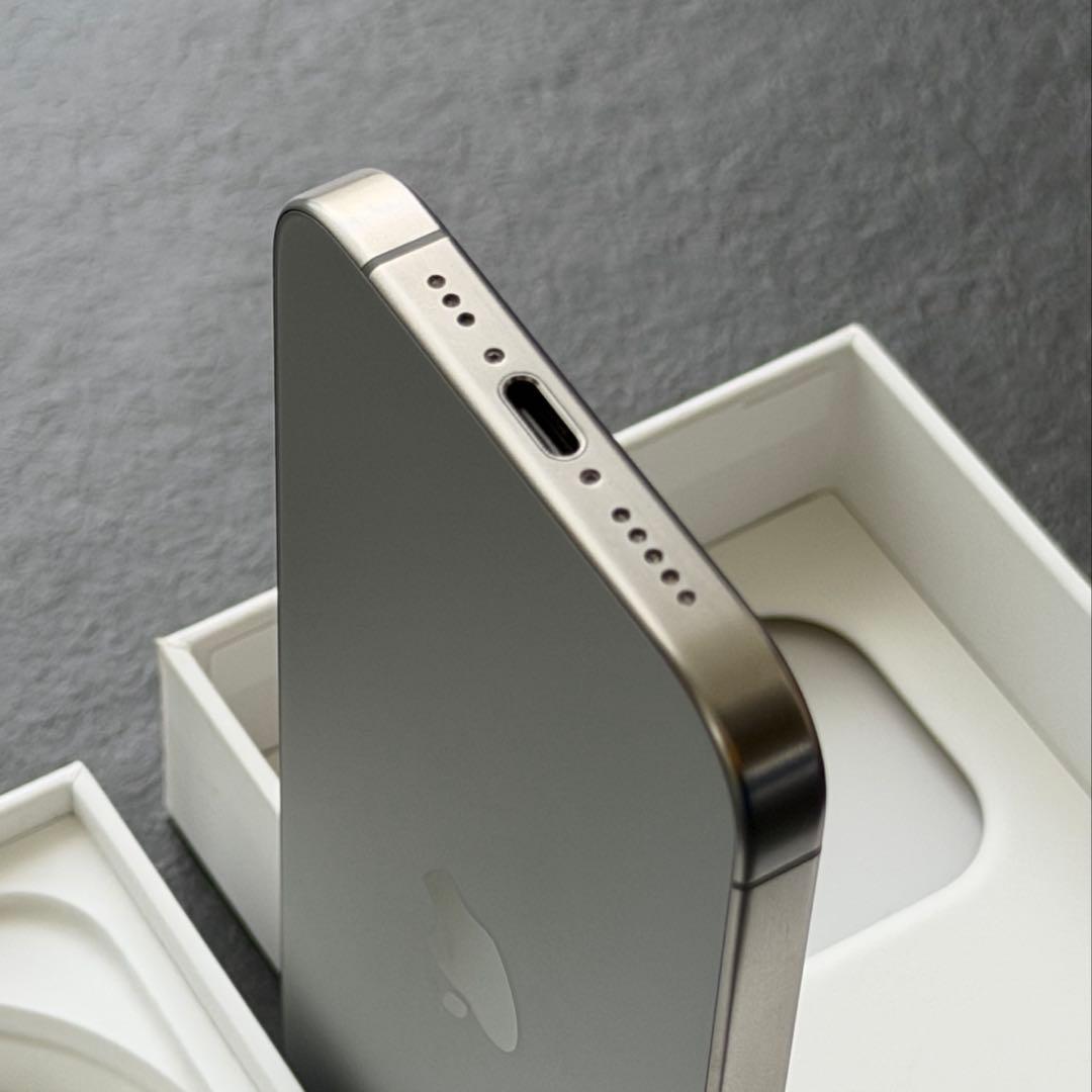 iPhone 15 Pro ナチュラルチタニウム 256GB