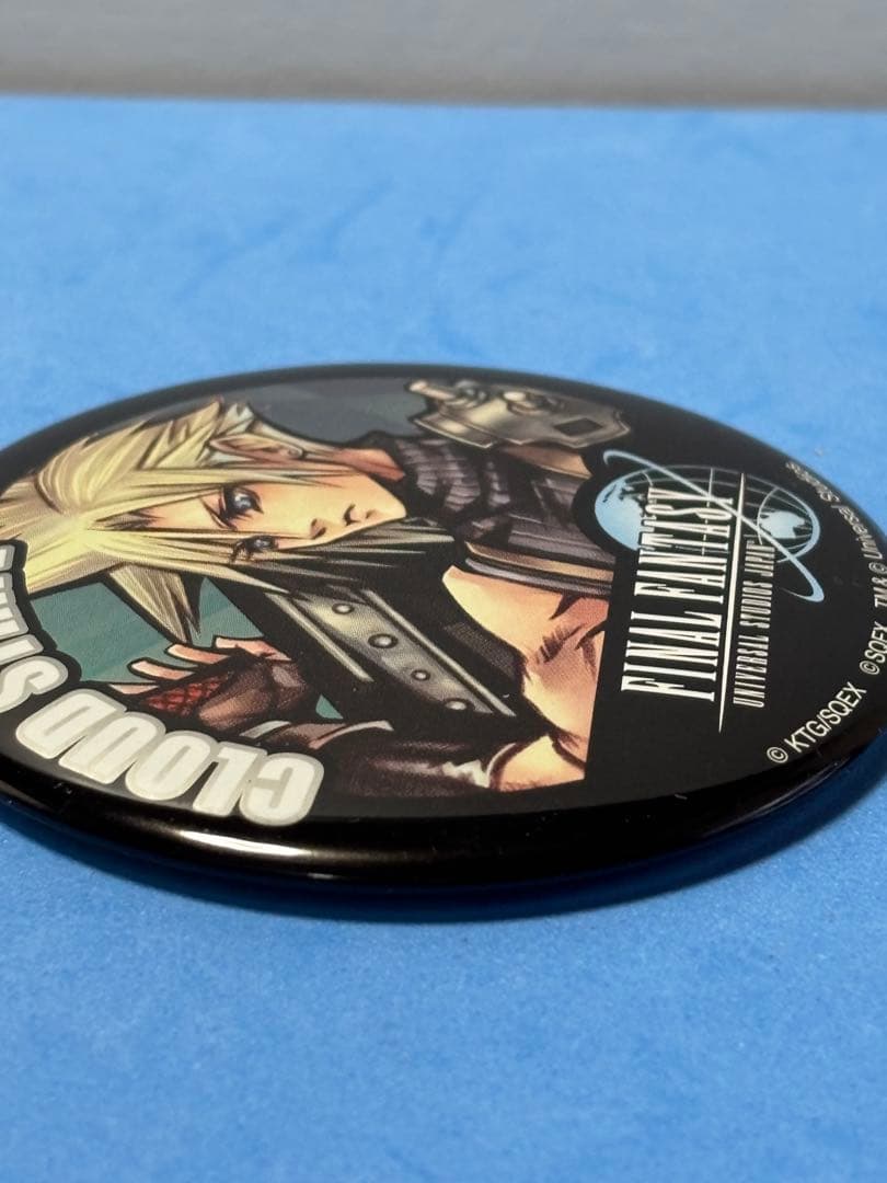 FF7 クラウド ディシディアFF USJ ユニバコラボ限定缶バッジ　カバー付き
