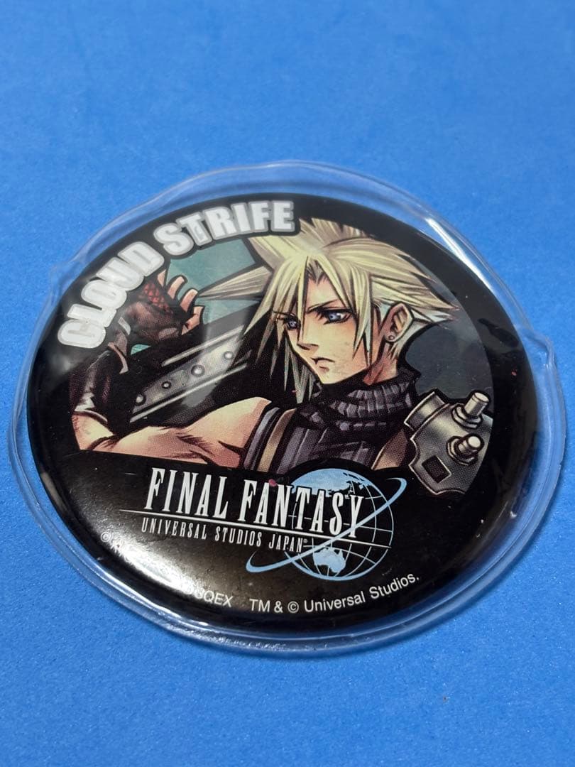 FF7 クラウド ディシディアFF USJ ユニバコラボ限定缶バッジ　カバー付き