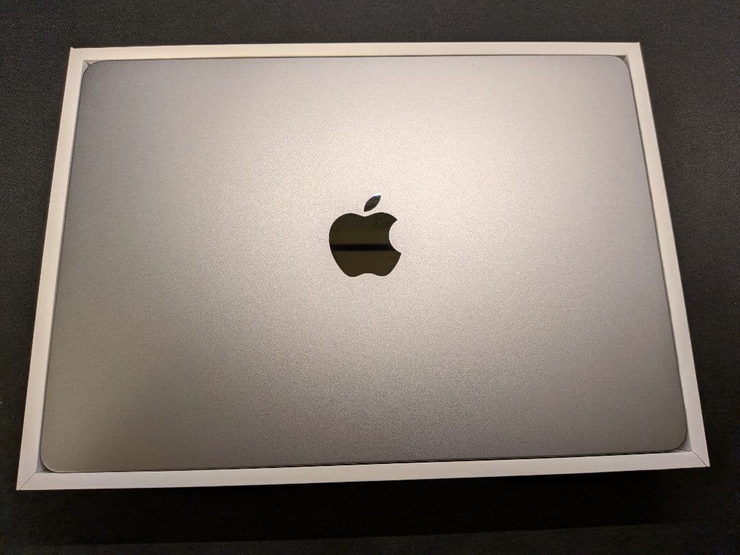 M2 MacBook Air 13.6 8GB / 512GB スペースグレイ