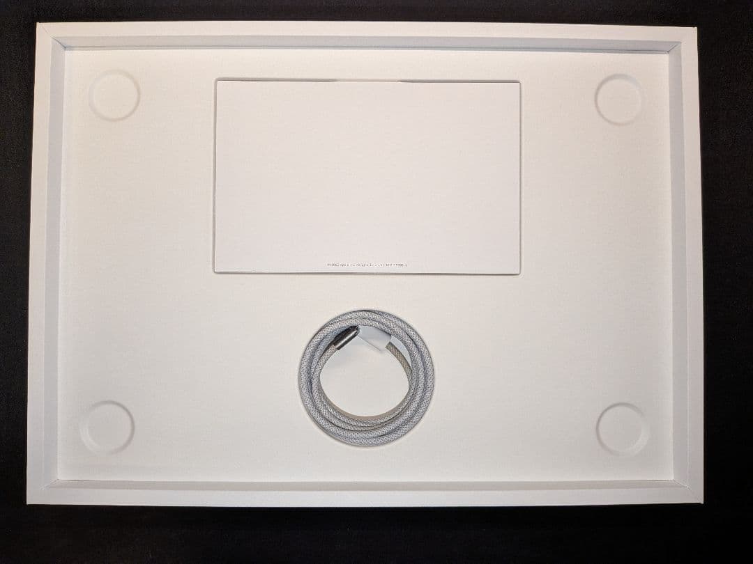 M2 MacBook Air 13.6 8GB / 512GB スペースグレイ