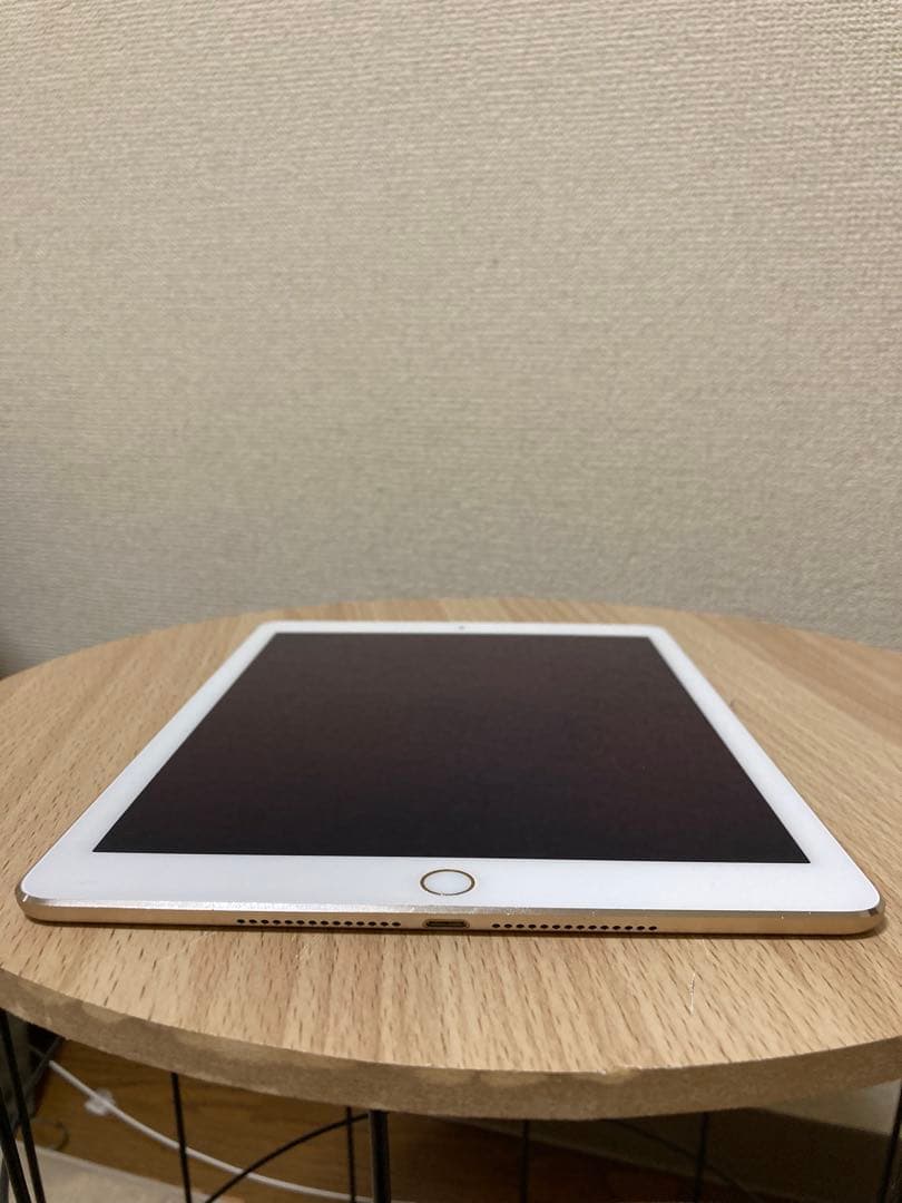 Apple iPad Air 2 wifiモデル64GB本体
