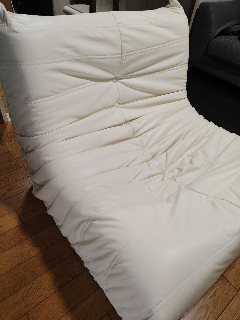 【美品】【未使用】トーゴ　リプロダクト　ソファ　シリコンレザー　白　シングル