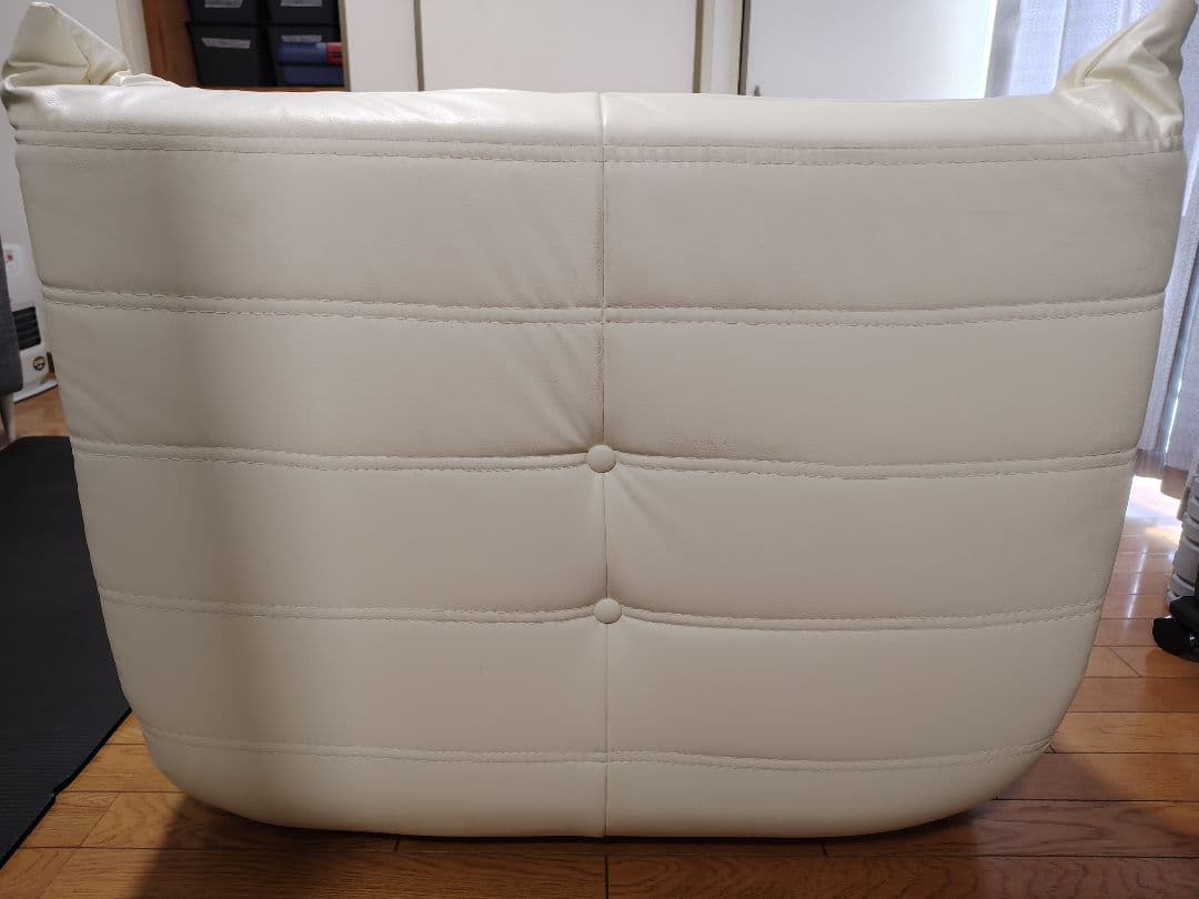 【美品】【未使用】トーゴ　リプロダクト　ソファ　シリコンレザー　白　シングル