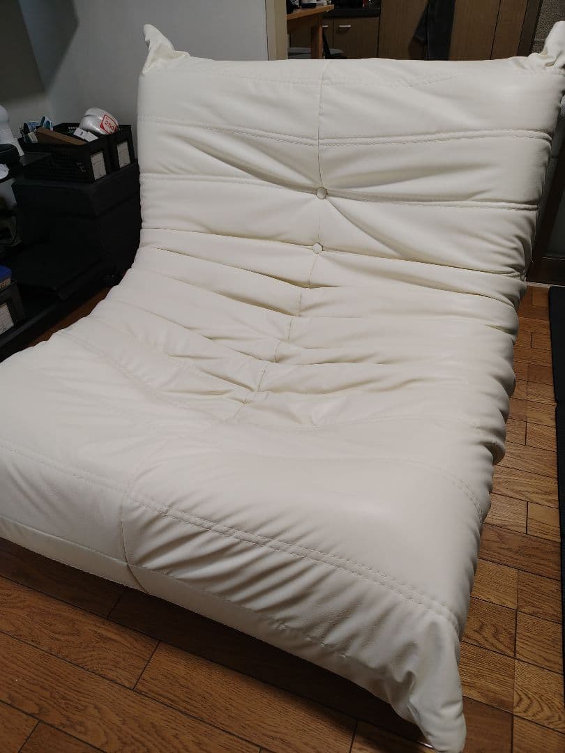 【美品】【未使用】トーゴ　リプロダクト　ソファ　シリコンレザー　白　シングル