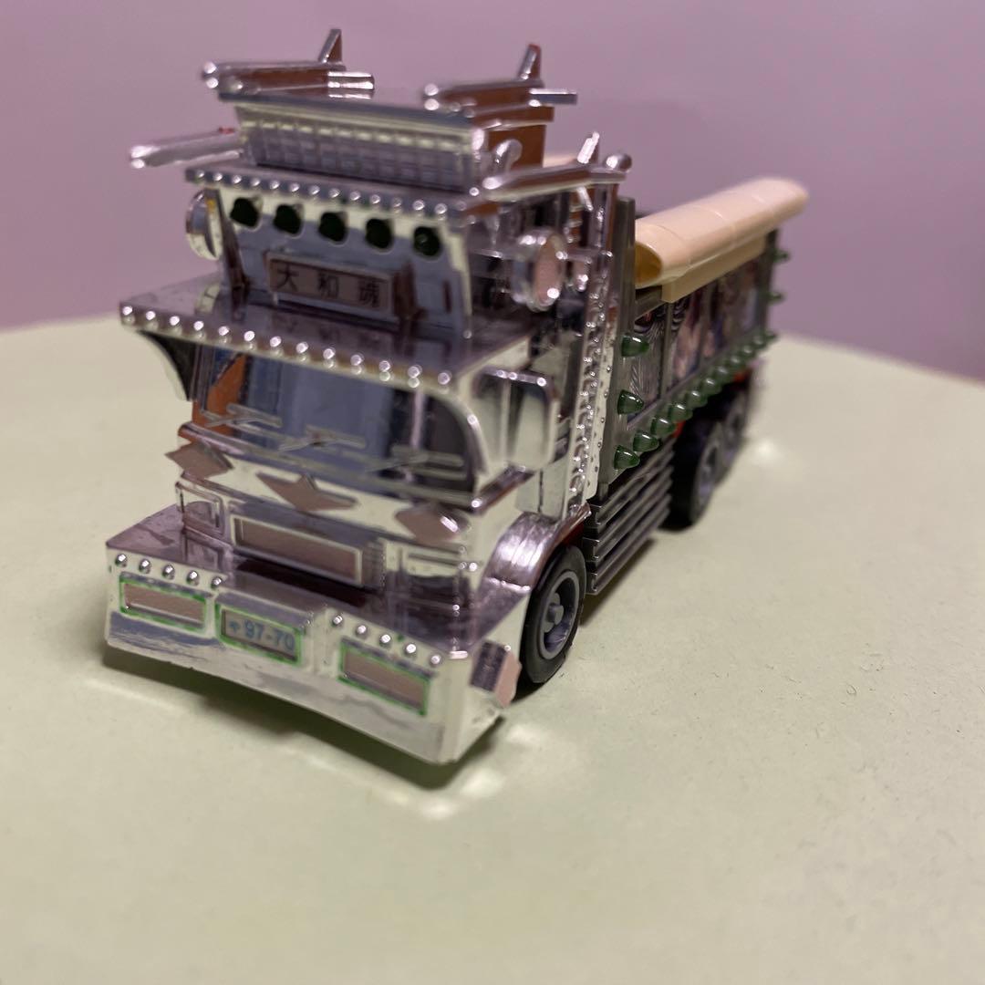 2322.デコトラミニカー