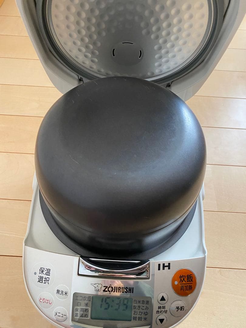 象印　黒まる圧釜　NP-XA10 IH炊飯器 2017年製　白