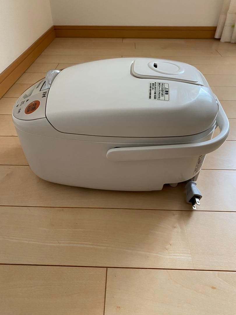 象印　黒まる圧釜　NP-XA10 IH炊飯器 2017年製　白