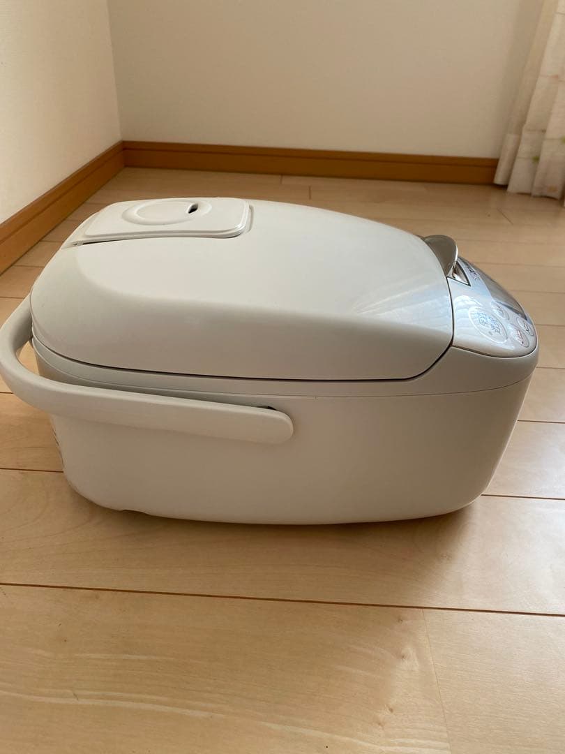 象印　黒まる圧釜　NP-XA10 IH炊飯器 2017年製　白