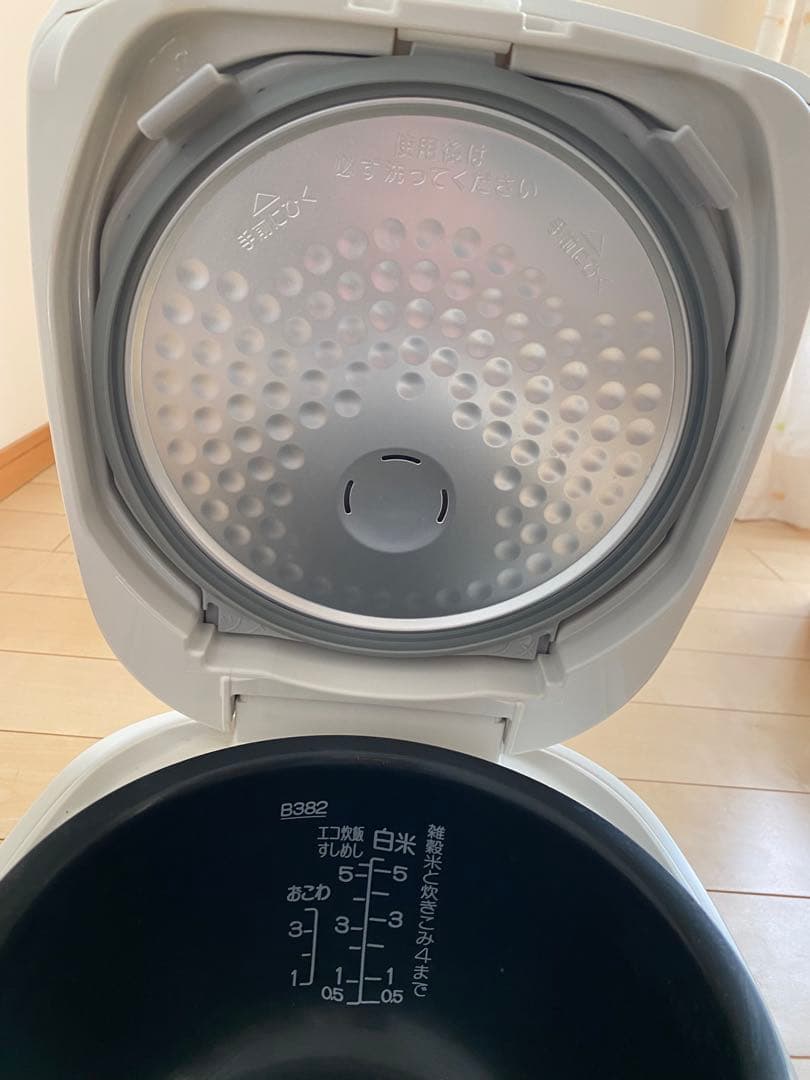 象印　黒まる圧釜　NP-XA10 IH炊飯器 2017年製　白