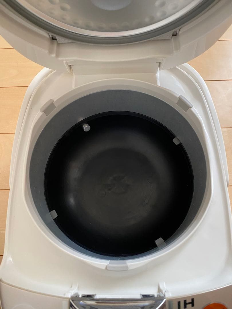 象印　黒まる圧釜　NP-XA10 IH炊飯器 2017年製　白