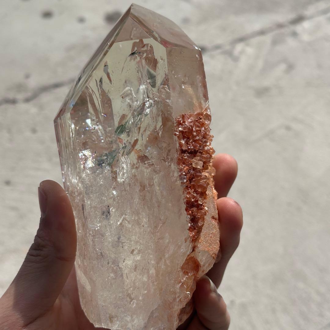 天然石虹あり　水晶のポイント　置物　台座付きG.706