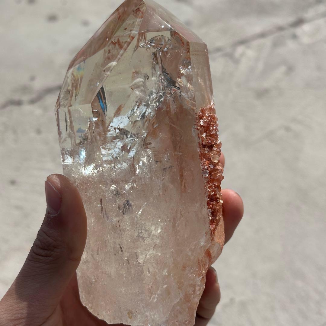 天然石虹あり　水晶のポイント　置物　台座付きG.706