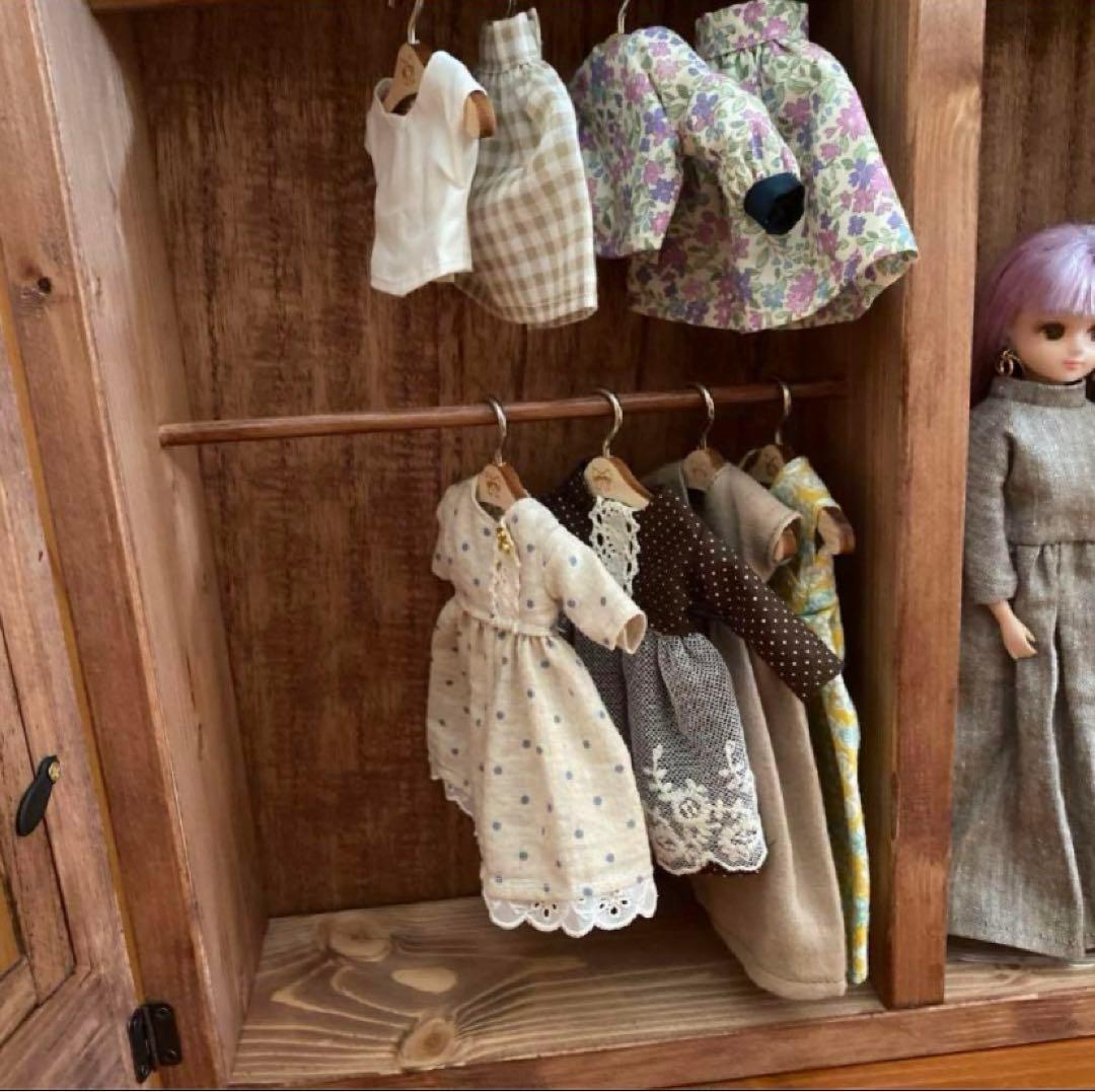 限定カラー❣️白色❣️人形用木製クローゼット扉付き　リカちゃんブライスアイシードール