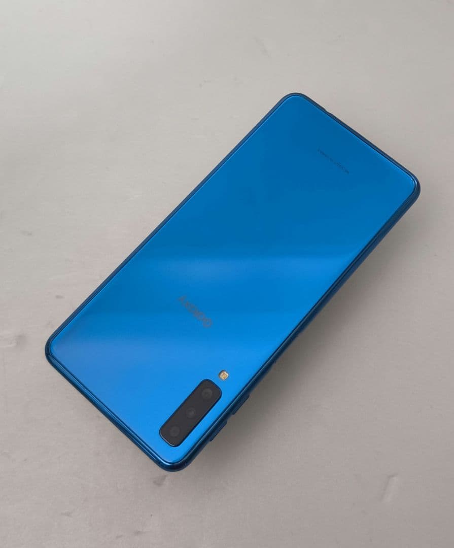 Samsung Galaxy A7 本体 ブルー