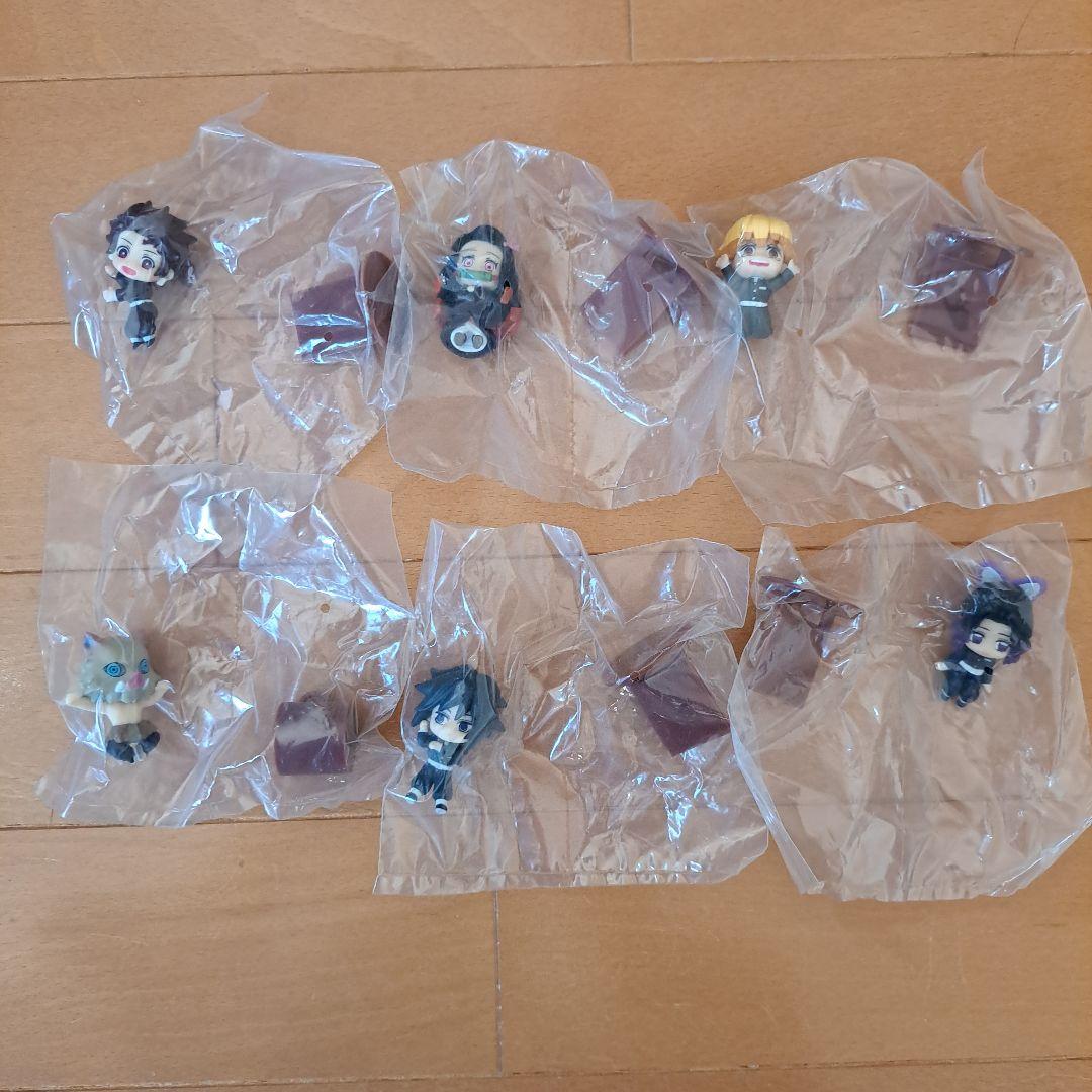 【鬼滅の刃】ガシャポン他　ミニフィギュア　143点まとめ売り