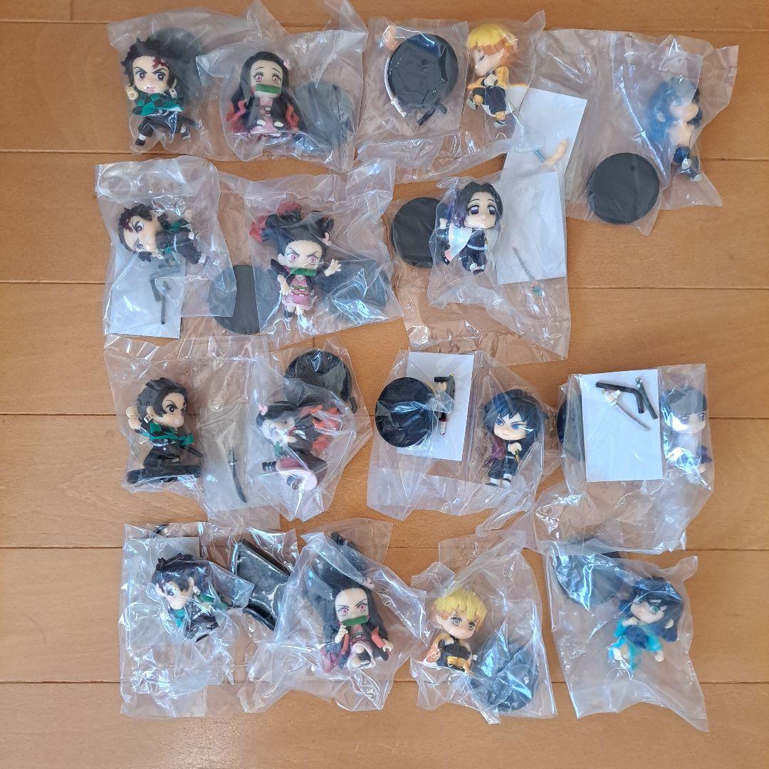 【鬼滅の刃】ガシャポン他　ミニフィギュア　143点まとめ売り