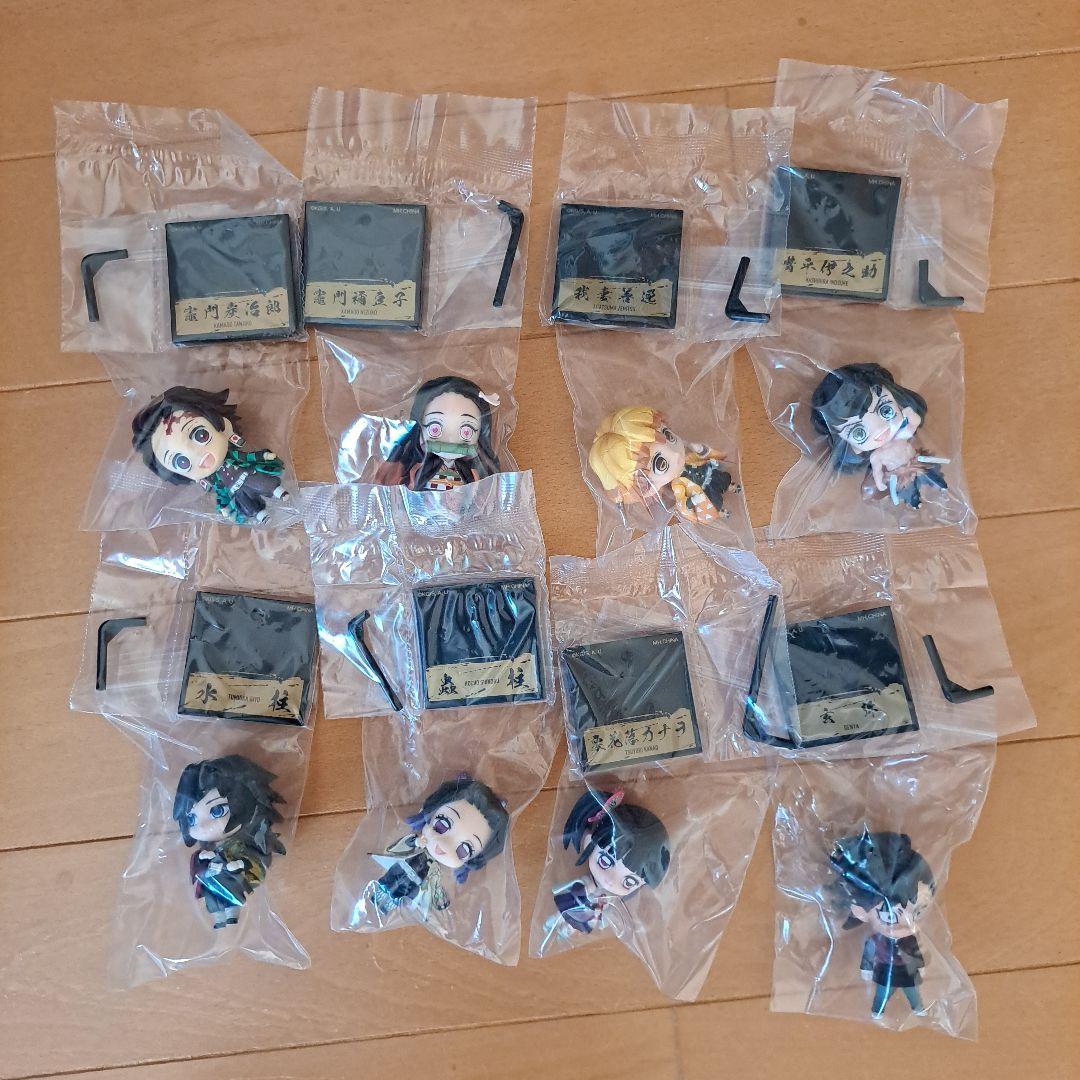 【鬼滅の刃】ガシャポン他　ミニフィギュア　143点まとめ売り