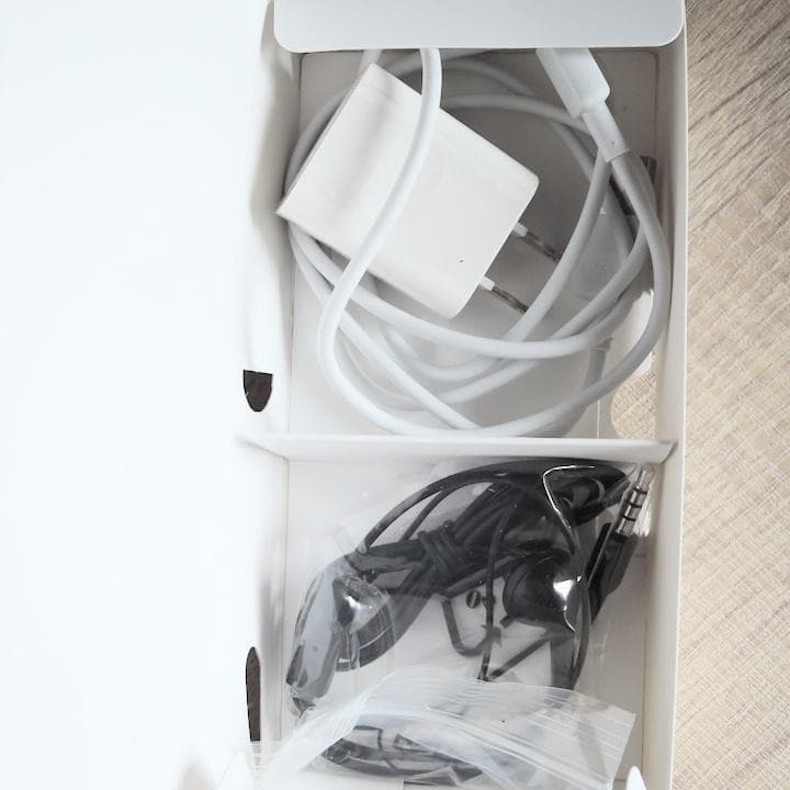 HUAWEI nova lite 本体 箱 取説 ACアダプター イヤフォン