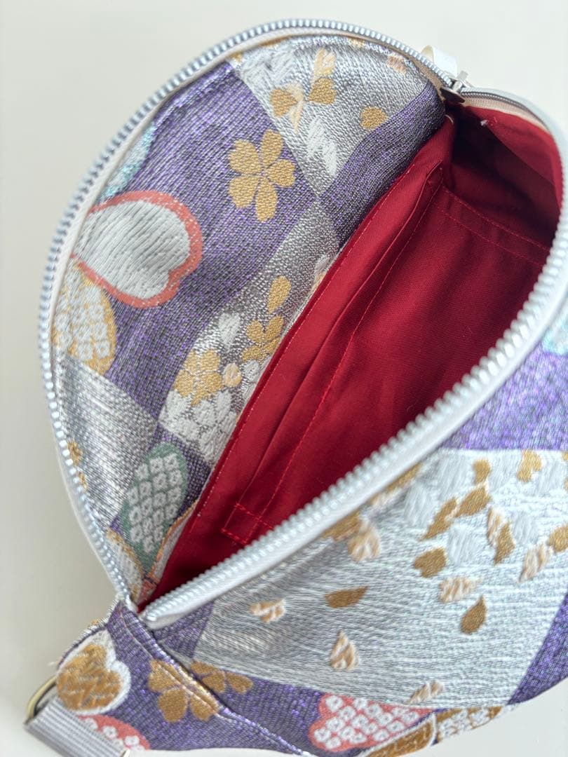 帯リメイク スリングバッグ　紫とシルバーの桜文様　和柄ボディバッグ