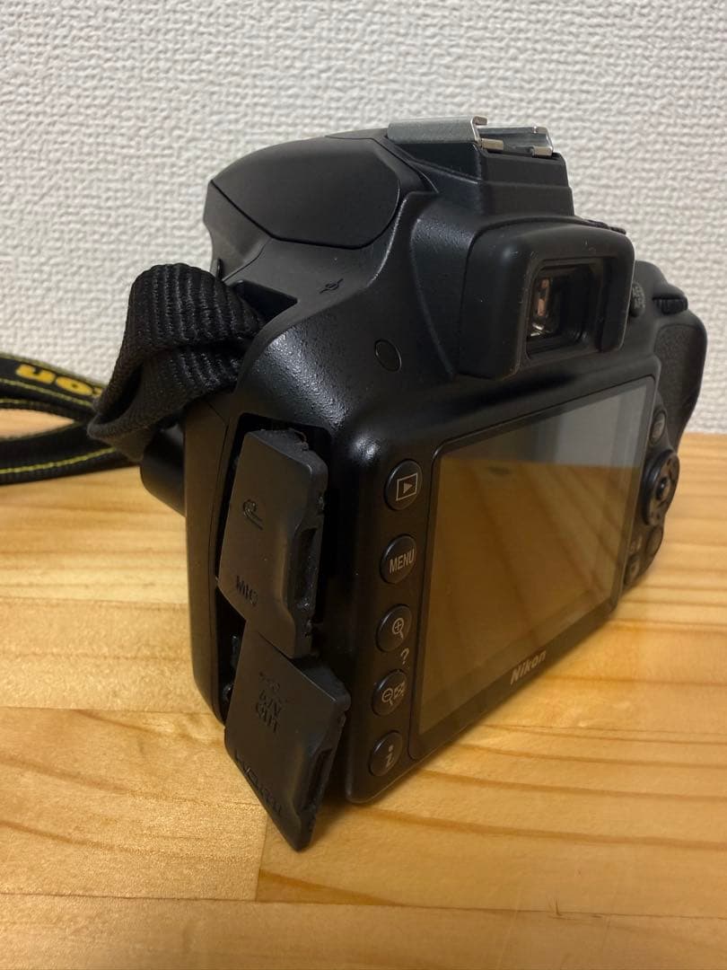 美品 2416万画素 Nikon D3300 ボディ 460g 撮影数4496枚