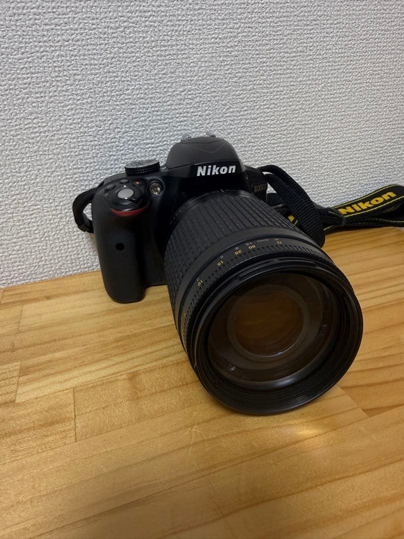 美品 2416万画素 Nikon D3300 ボディ 460g 撮影数4496枚