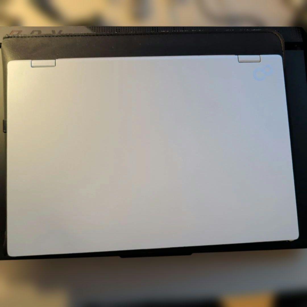 WU3/H2 i7-1360P 32GB 1T 2in1 AC付き